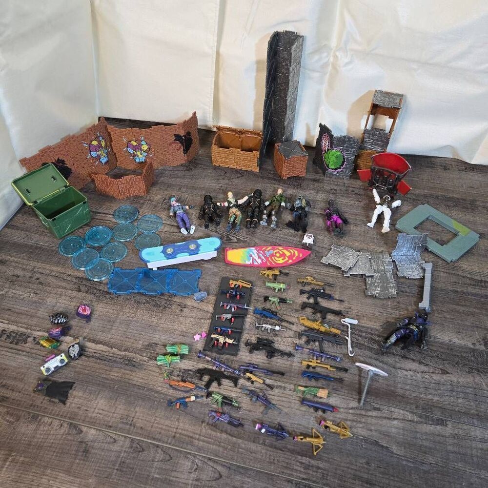 Fortnite set figures wall pieces, guns,  backpacks, electric Royale driftboard